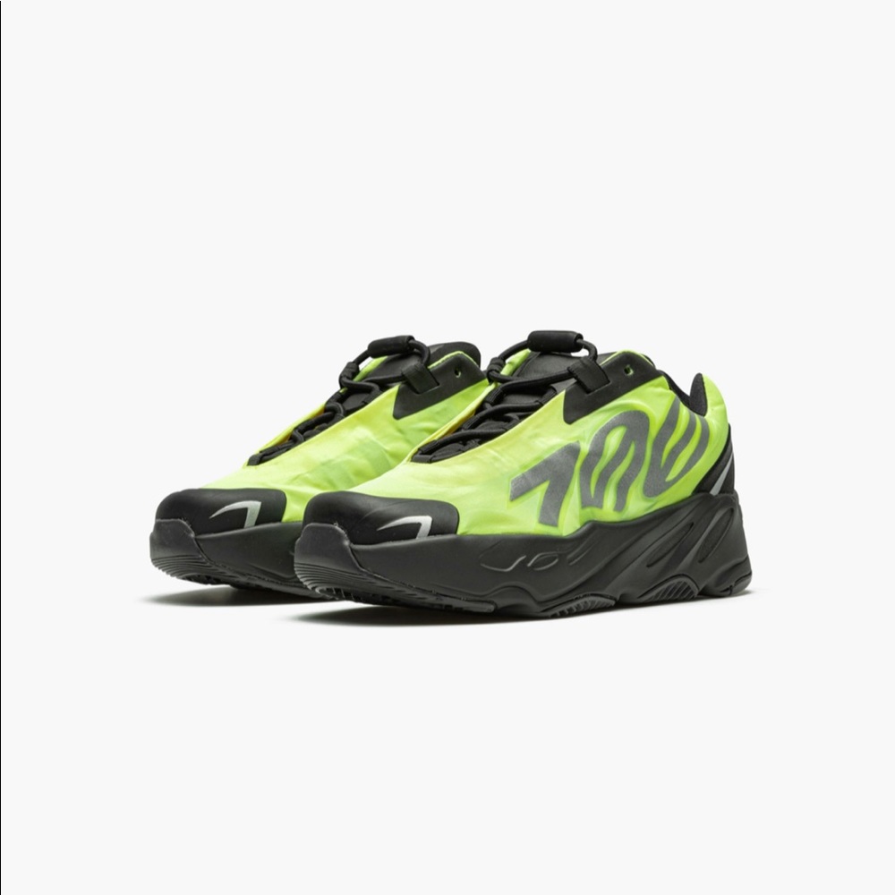 YEEZY BOOST 700 MNVN KIDS